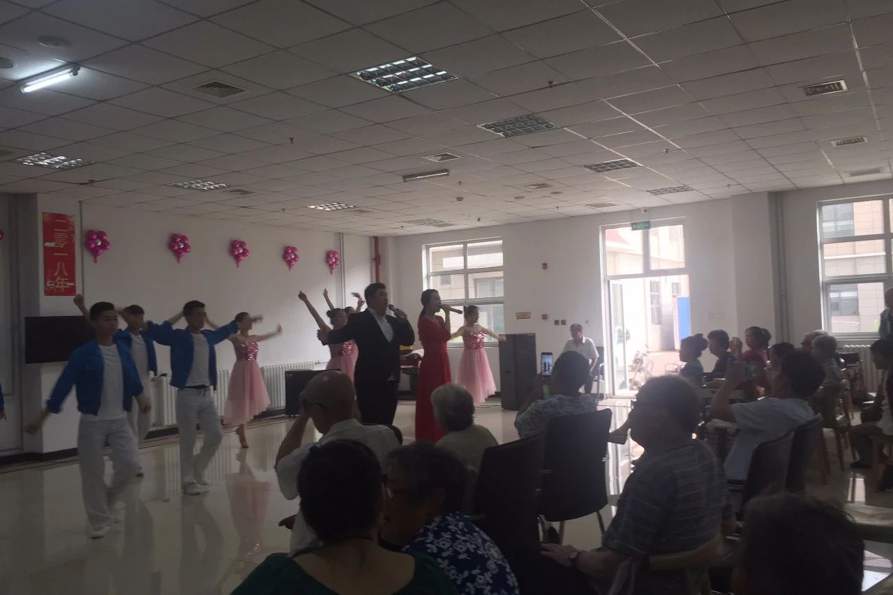 1556078964453165.jpg 演员们真情演出