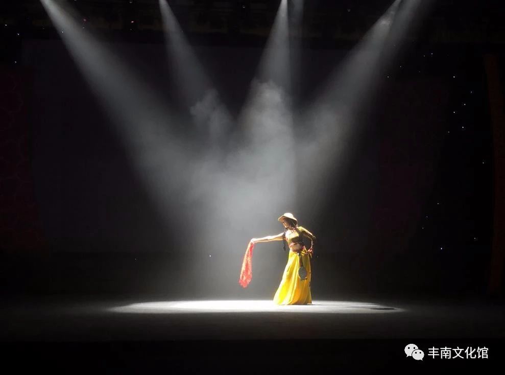 1583739990141729.jpg 由百花艺术团精心准备的“不忘初心 牢